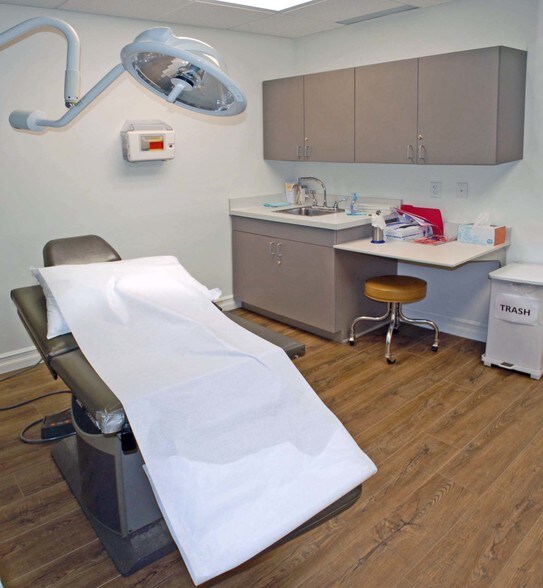 More Photos Of 29001 Cedar Rd, Lyndhurst Medical For Lease