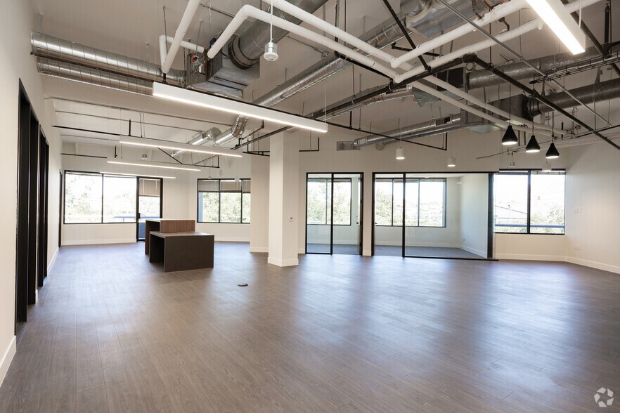 More Photos Of 30851 Agoura Rd, Agoura Hills Loft Creative Space For Lease