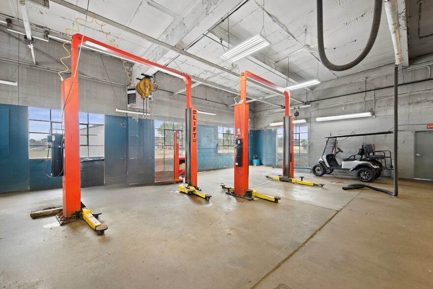 More Photos Of 6736 Us Highway 12, Three Oaks Auto Dealership For Sale