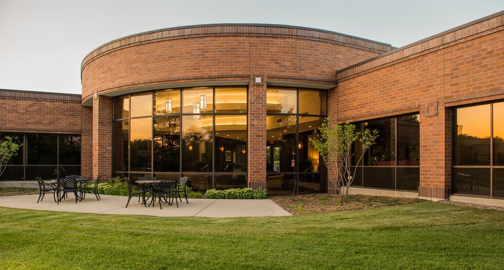 More Photos Of 175 N Patrick Blvd, Brookfield Office For Lease