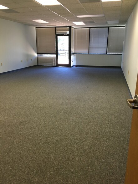 More Photos Of 5161 Brook Hollow Pky, Norcross Unknown For Lease