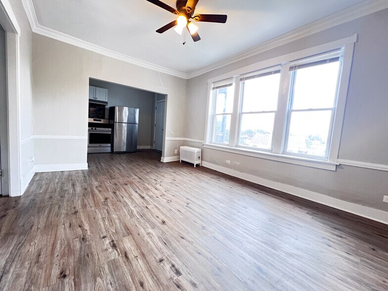 More Photos Of 2730 E 79th St, Chicago Apartments For Lease