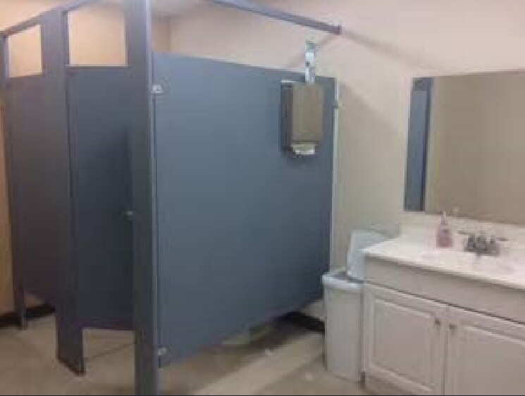 More Photos Of 6912 Madison Ave, Indianapolis General Retail For Sale