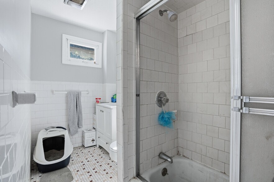 More Photos Of 632 Fall River Ave, Seekonk Apartments For Sale