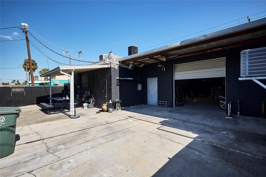 More Photos Of 1834 14th St, Bradenton Freestanding For Sale