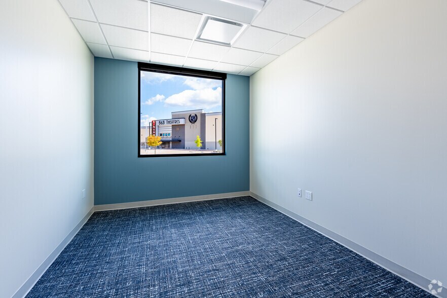 More Photos Of 8376 Davis Blvd, North Richland Hills Office For Lease