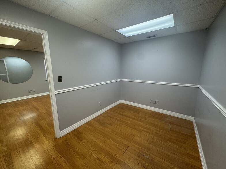 More Photos Of 3938 Sunbeam Rd, Jacksonville Medical For Lease