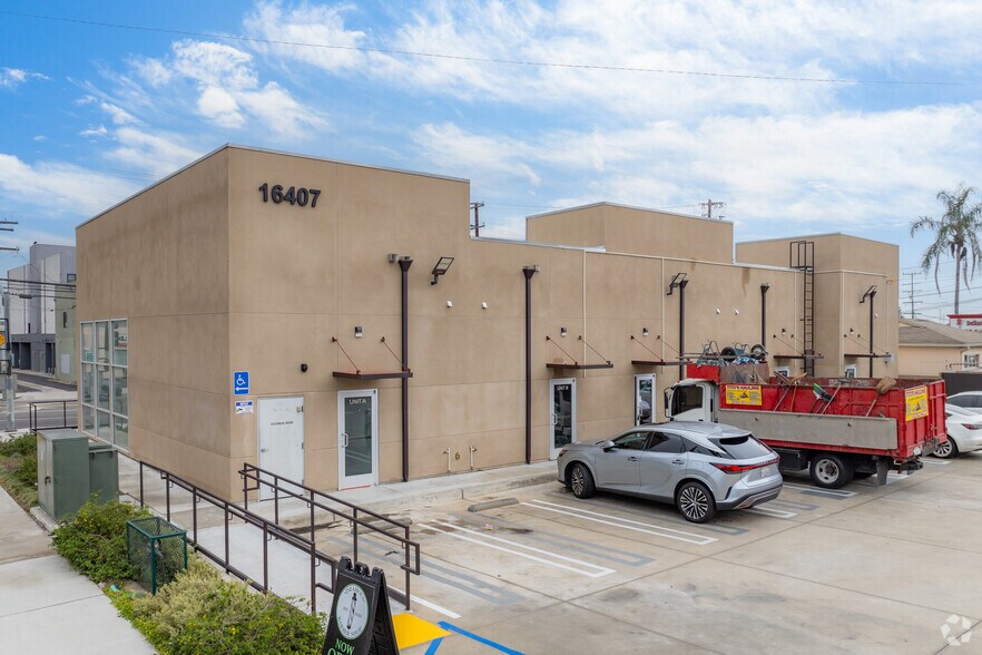 More Photos Of 16407 Normandie Ave, Gardena Freestanding For Sale