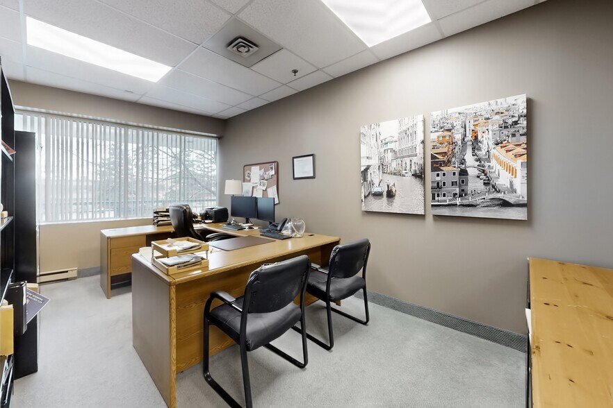 More Photos Of 45 Mcintosh Dr, Markham Office For Sale