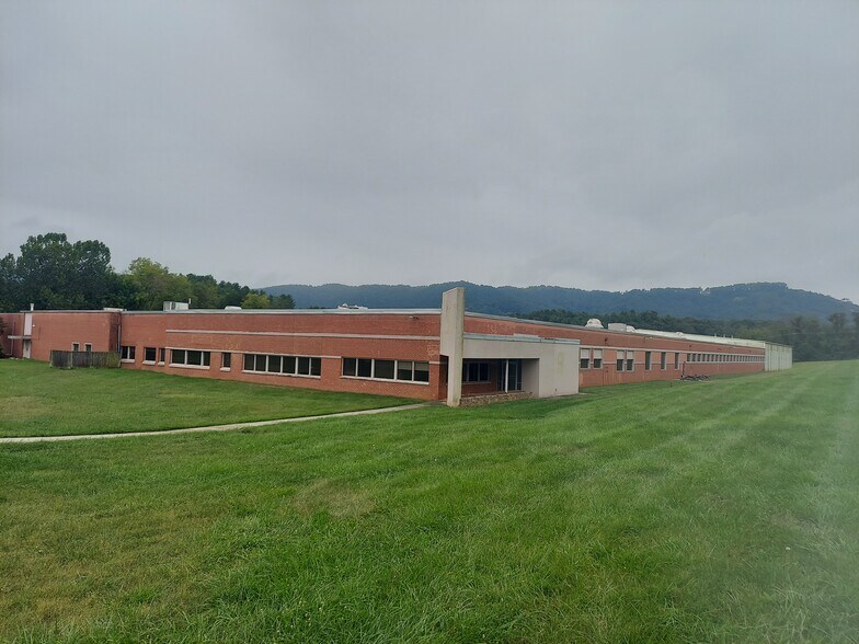 More Photos Of 1 Balcrank Way, Weaverville Warehouse For Lease