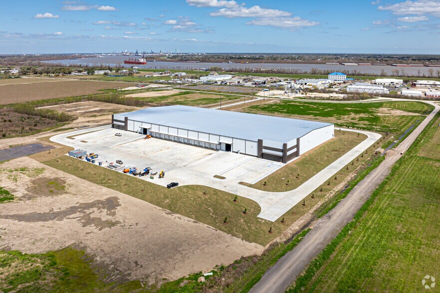 More Photos Of 2030 Rue Sucre, Suite 100, Luling Distribution For Lease