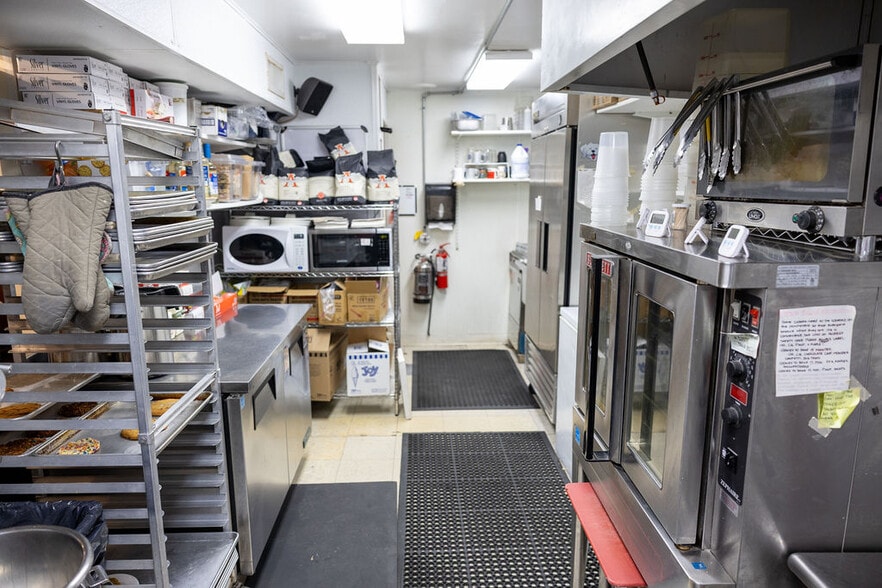 More Photos Of 10649 Bay Shore Dr, Sister Bay Restaurant For Sale