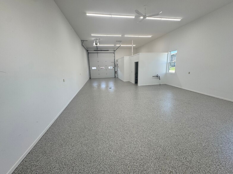 More Photos Of 6580 Lake Rd, Windsor Warehouse For Sale