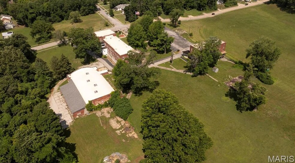 More Photos Of 2009 Seminary Rd, Alton Schools For Sale