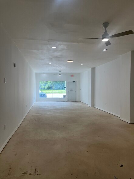More Photos Of 586-590 S Edgewood Ave, Jacksonville General Retail For Lease