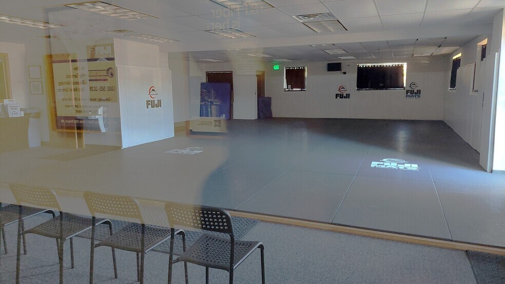 More Photos Of 400 W Cummings Park, Woburn Office For Lease