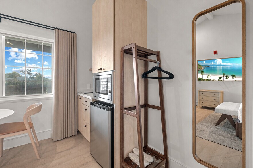 More Photos Of 21305 E Cliff Dr, Santa Cruz Hotel For Sale