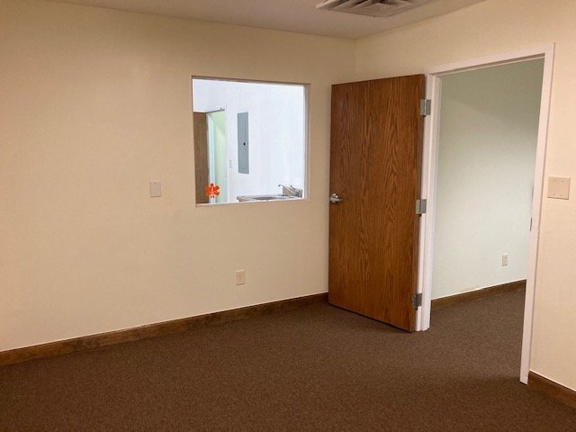 More Photos Of 2511 Riverside Dr, Chattanooga Showroom For Lease