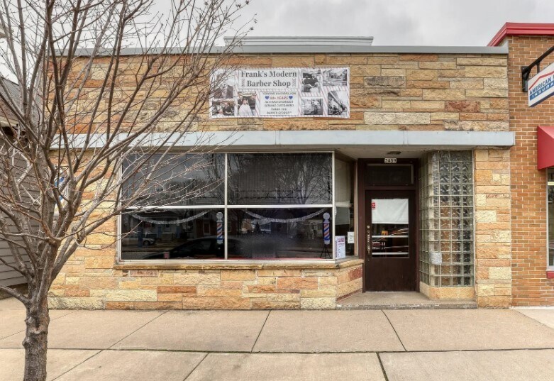 More Photos Of 3459 S Kinnickinnic Ave, Milwaukee Storefront Retail Residential For Sale