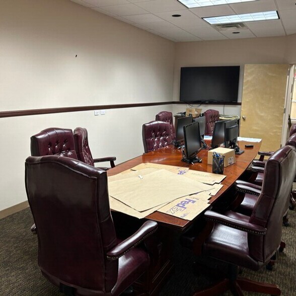 More Photos Of 240 Long Beach Rd, Island Park Office For Sale