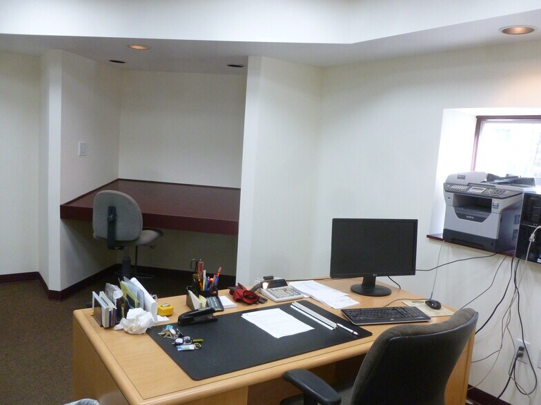 More Photos Of 10 1st St, Lodi Office For Sale