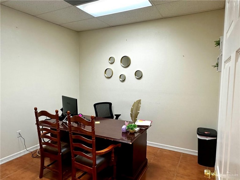 More Photos Of 412 Palmview Commercial Dr, Palmview Office For Sale