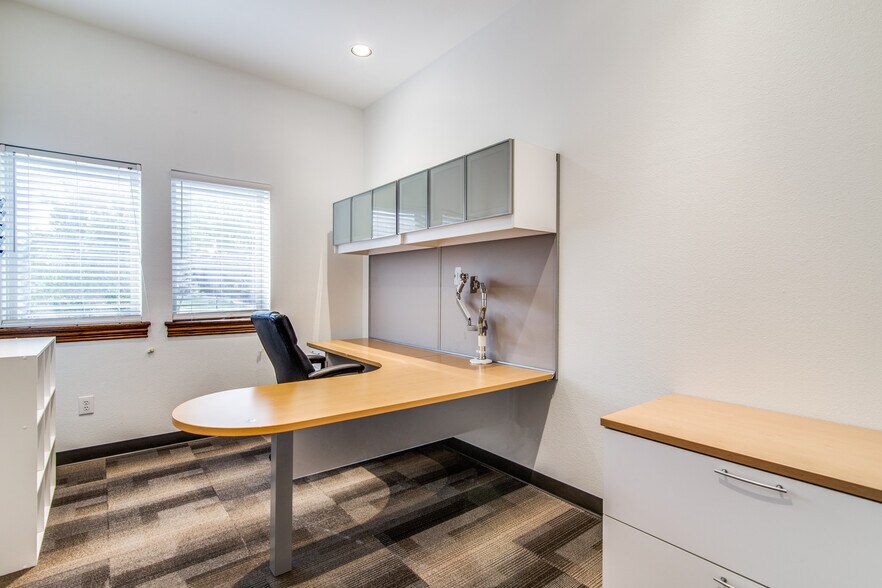 More Photos Of 3012 Ridge Rd, Rockwall Office For Lease