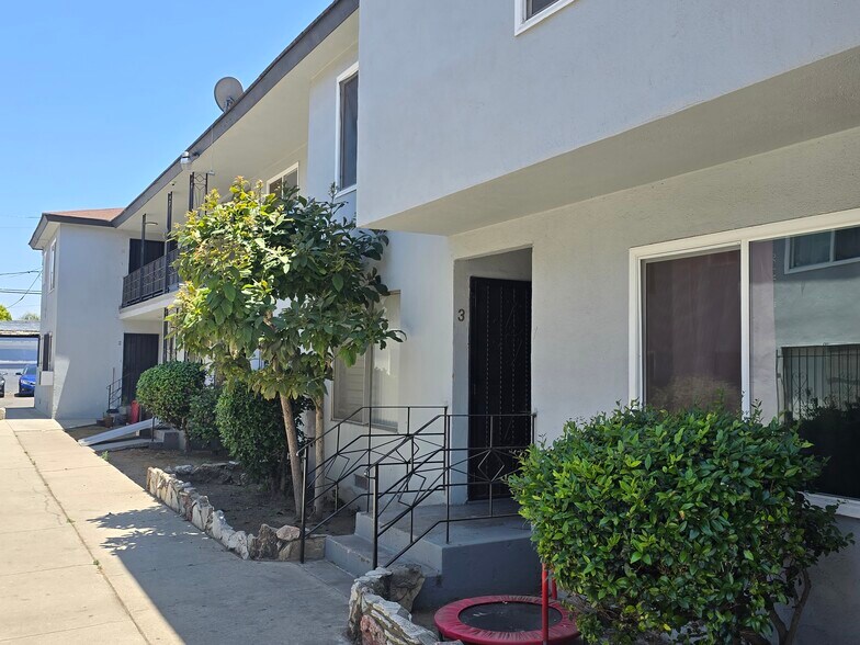 More Photos Of , Los Angeles Multifamily For Sale
