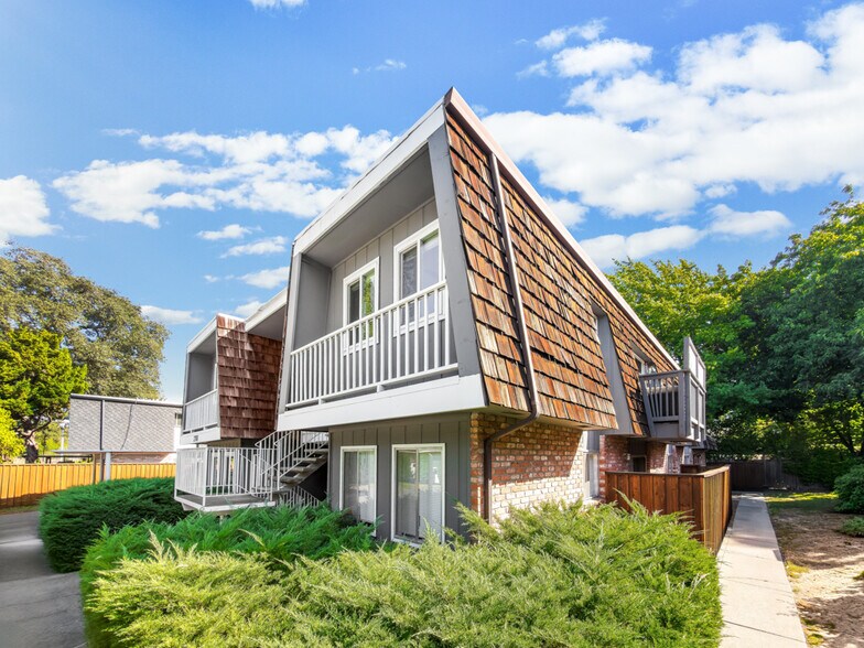 More Photos Of 2708 Jones Rd, Walnut Creek Apartments For Sale