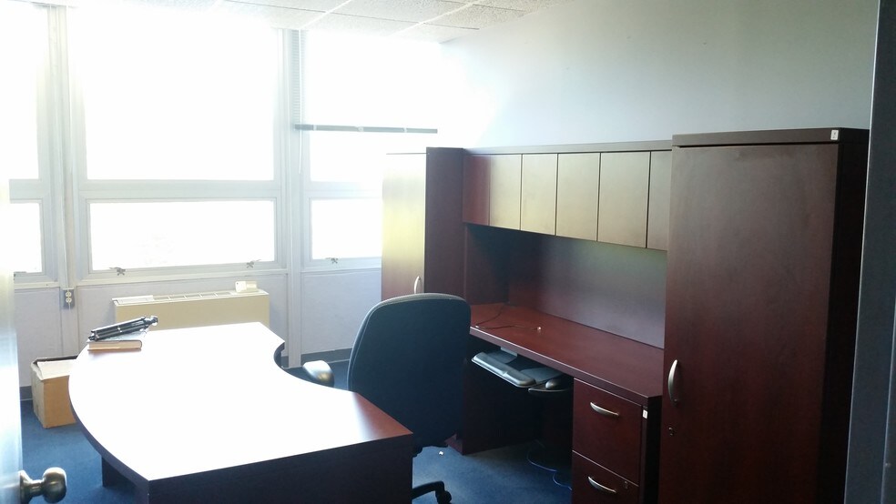 More Photos Of 200 Little Falls St, Falls Church Office For Lease