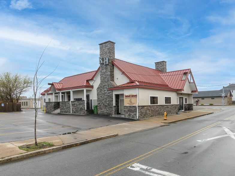 Primary Photo Of 176 Columbus Ave, Pawtucket General Retail For Sale