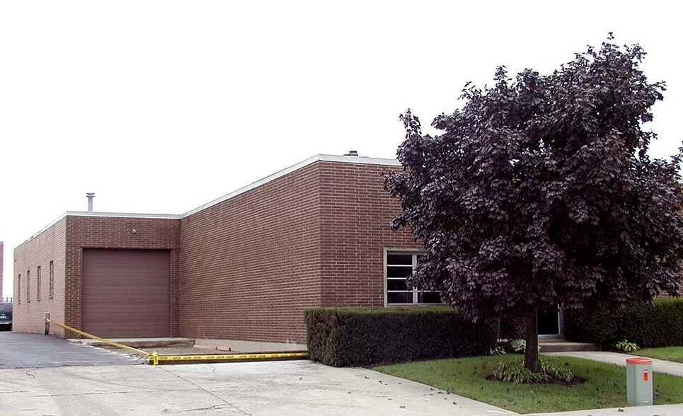 More Photos Of 188 Seegers Ave, Elk Grove Village Flex For Sale