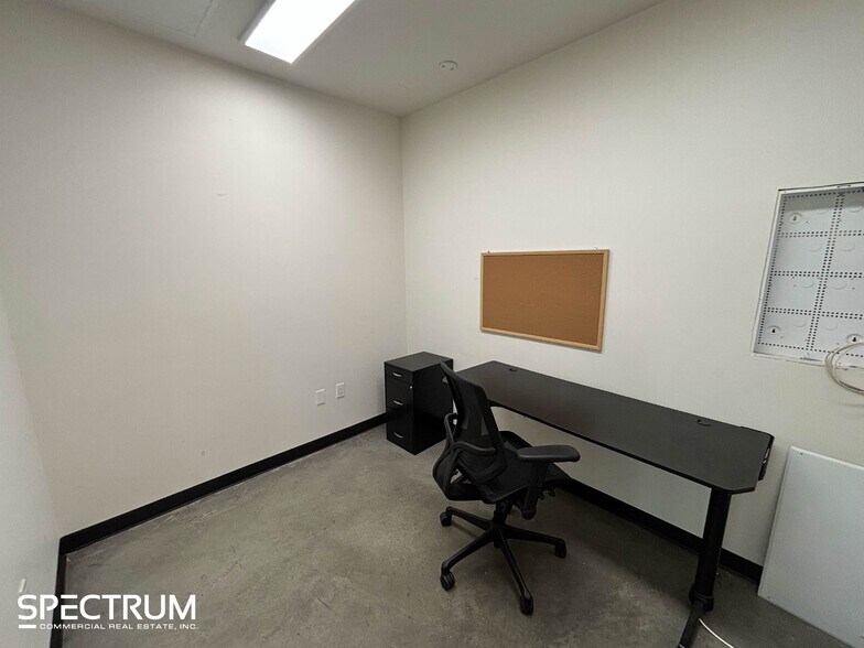 More Photos Of 6200 Variel Ave, Woodland Hills Apartments For Lease