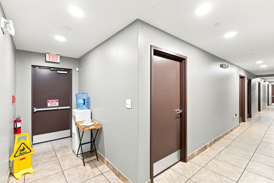 More Photos Of 3075 N Goldenrod Rd, Winter Park Religious Facility For Sale