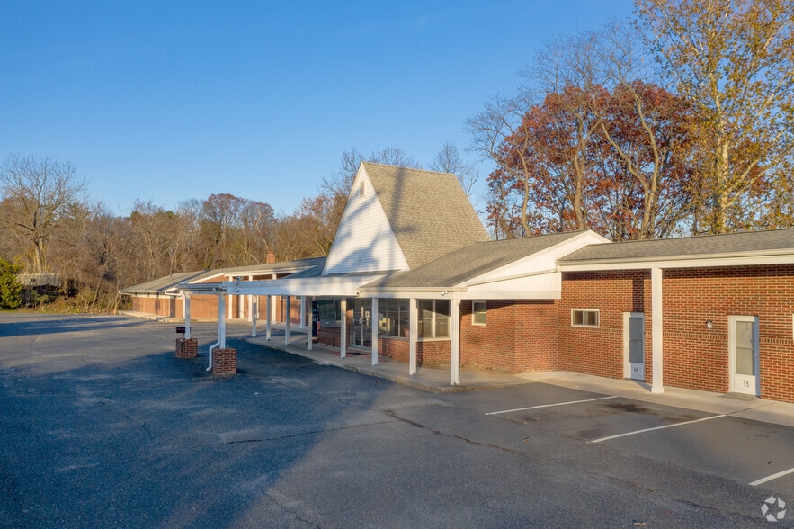 More Photos Of 1043 US Highway 206, Bordentown Hotel For Sale