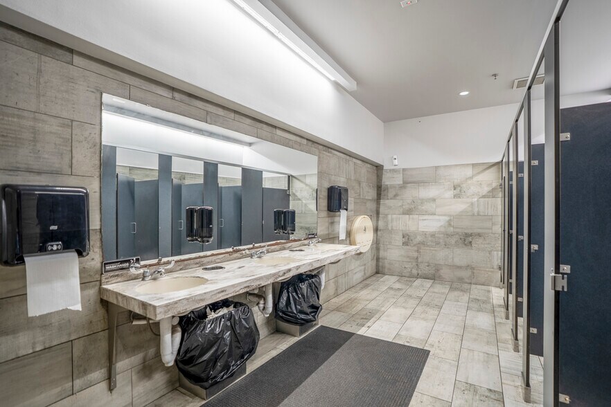 More Photos Of 13027 TX-105 E, Cut And Shoot Sports And Entertainment For Sale