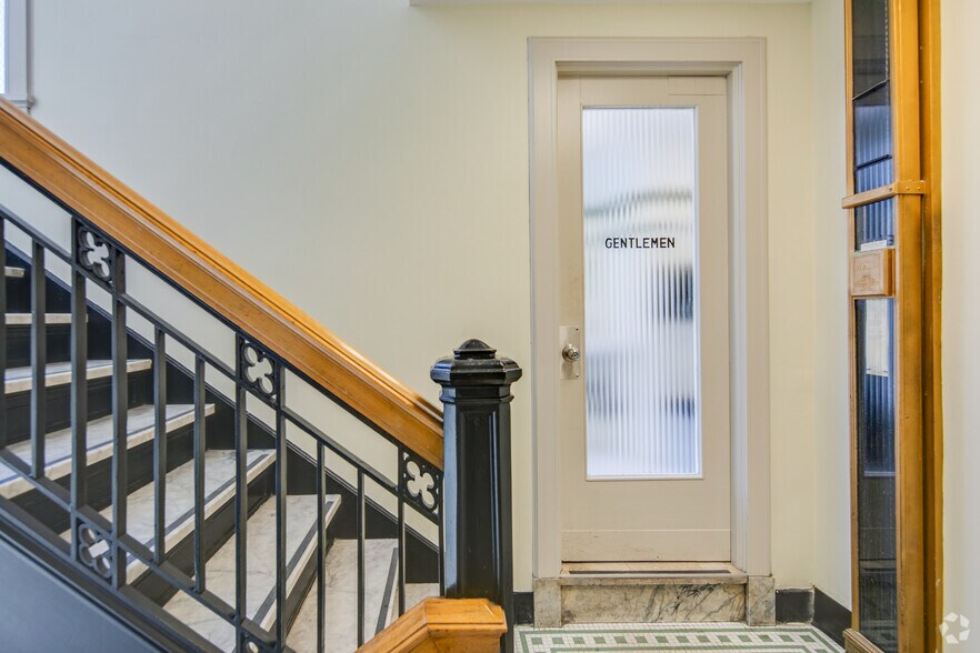 More Photos Of 525 Seymour St, Vancouver Office For Lease