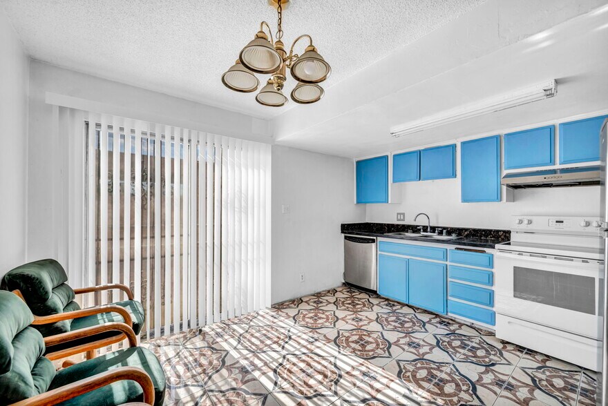 More Photos Of 1165 Sierra Vista Dr, Las Vegas Apartments For Sale