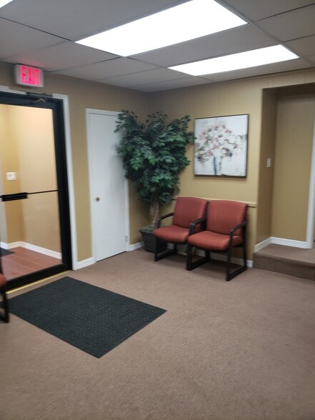 More Photos Of 453 Amboy Ave, Woodbridge Medical For Lease