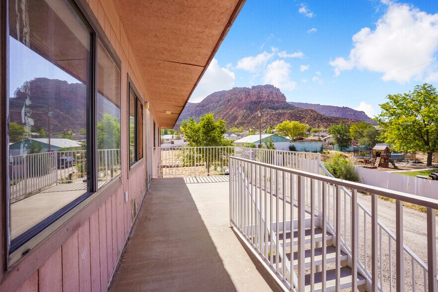 More Photos Of 140 Central St, Colorado City Office For Sale