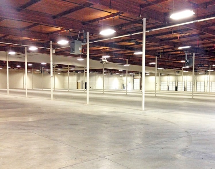More Photos Of 6700-6800 NE 59th Pl, Portland Warehouse For Lease