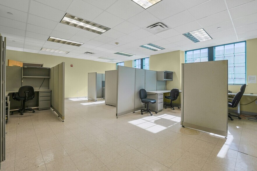 More Photos Of 31 W Broad St, Haverstraw Office For Lease