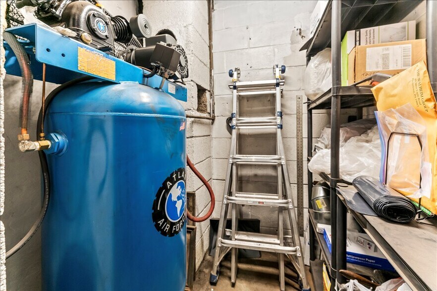 More Photos Of 603 Greenway Ave, Darby Auto Repair For Sale