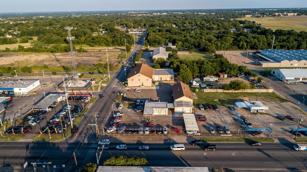 More Photos Of 205 S 26th St, Waco Warehouse For Lease
