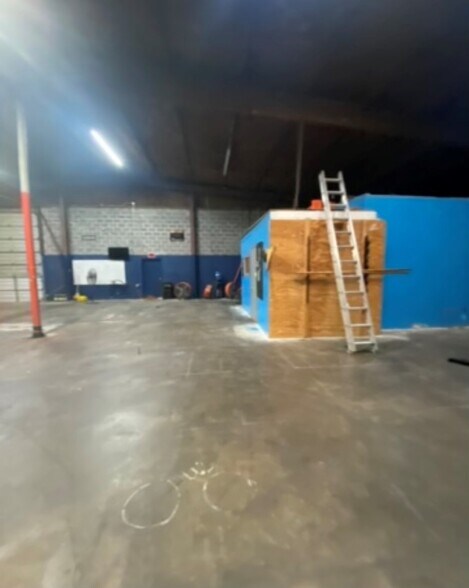More Photos Of 10302-10308 Cash Rd, Stafford Warehouse For Lease