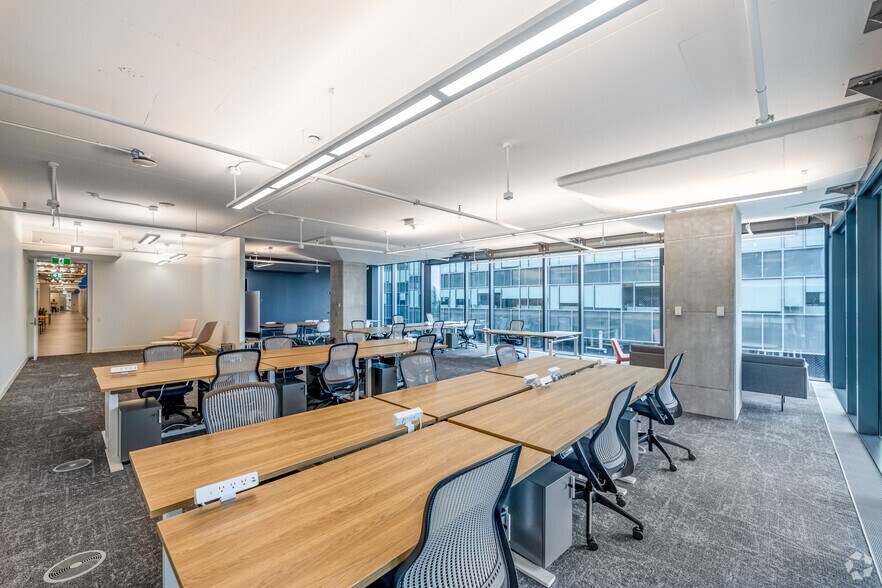 More Photos Of 155 Queens Quay E, Toronto Coworking Space