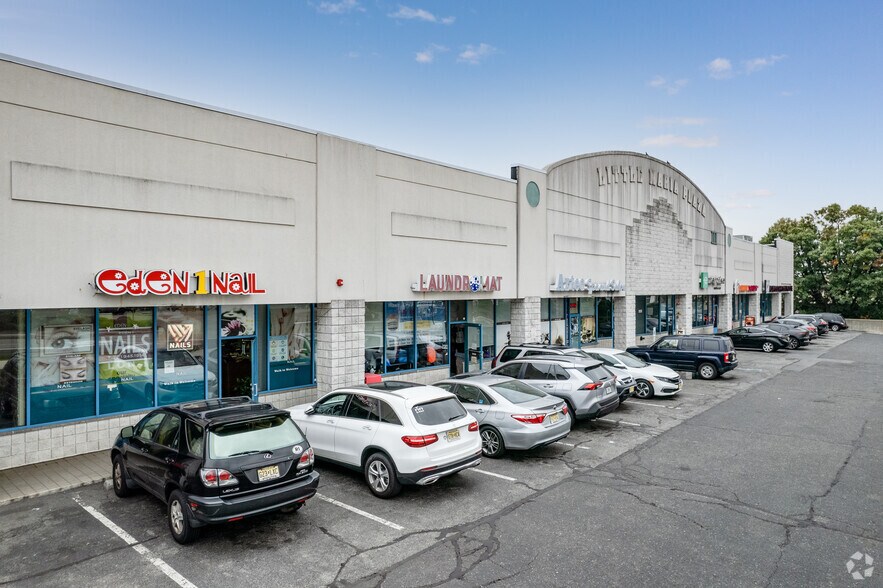 Primary Photo Of 216-222 Bergen Blvd, Fairview General Retail For Lease