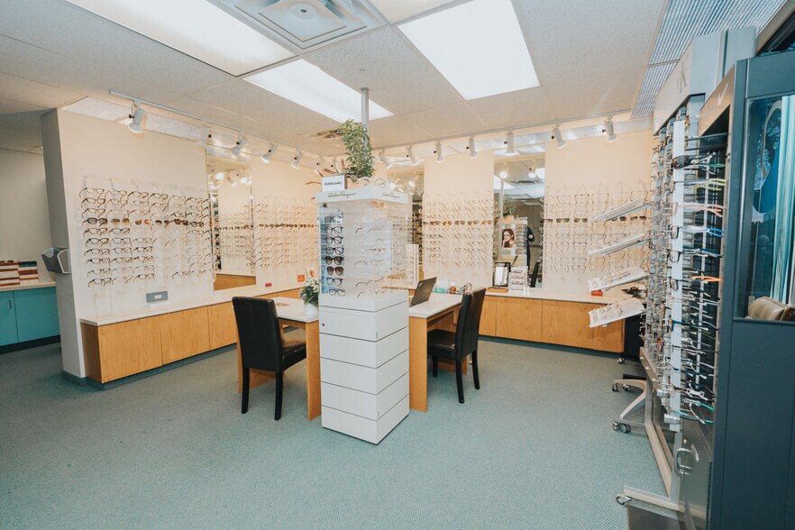 More Photos Of 8675-8679 Granville St, Vancouver Medical For Sale