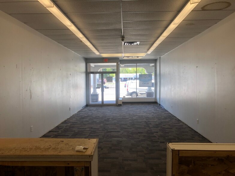 More Photos Of 7608 Oswego Rd, Liverpool Unknown For Lease