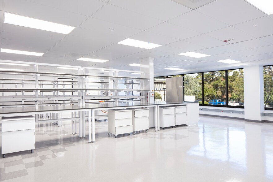 More Photos Of 1900 Alameda De Las Pulgas, San Mateo Research And Development For Lease
